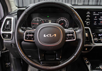 Подержанный автомобиль Kia Sorento 2021 года (17 фото)