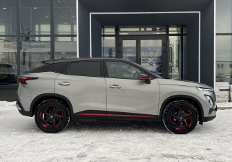 Подержанный автомобиль Omoda C5 2022 года (4 фото)