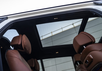 Подержанный автомобиль BMW X7 2022 года (23 фото)