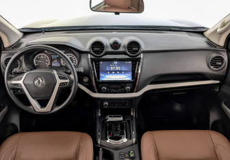 Подержанный автомобиль DongFeng DF6 2022 года (14 фото)