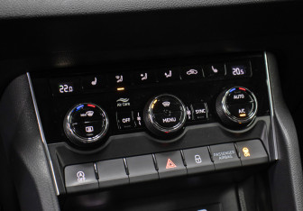 Подержанный автомобиль Skoda Karoq 2020 года (16 фото)