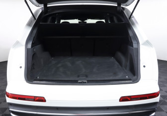 Подержанный автомобиль Audi Q7 2020 года (9 фото)