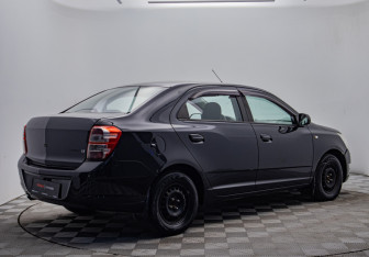 Подержанный автомобиль Chevrolet Cobalt Sedan 2013 года (5 фото)