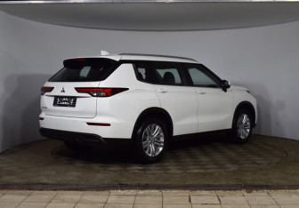 Новый Mitsubishi Outlander 2023 (5 фото)