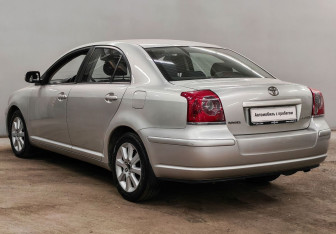 Подержанный автомобиль Toyota Avensis Sedan 2007 года (7 фото)