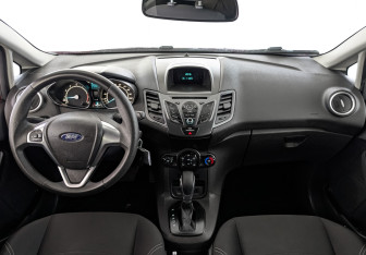 Подержанный автомобиль Ford Fiesta Hatchback 2016 года (14 фото)
