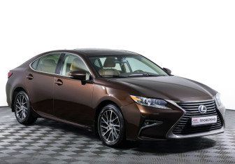 Подержанный автомобиль Lexus ES 2017 года (3 фото)