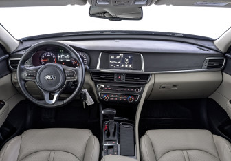 Подержанный автомобиль Kia Optima Sedan 2017 года (14 фото)