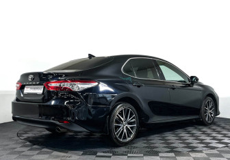 Подержанный автомобиль Toyota Camry Sedan 2021 года (5 фото)