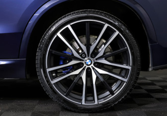 Подержанный автомобиль BMW X5 2020 года (30 фото)