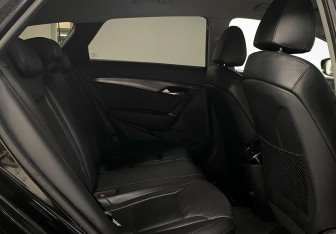 Подержанный автомобиль Hyundai i40 Wagon 2017 года (10 фото)