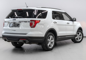 Подержанный автомобиль Ford Explorer 2019 года (5 фото)