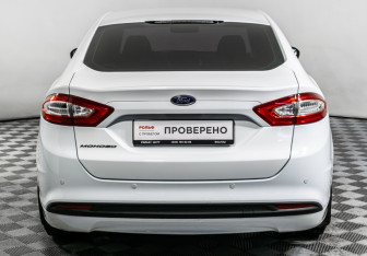 Подержанный автомобиль Ford Mondeo Sedan 2016 года (6 фото)