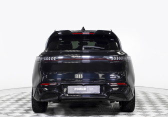 Подержанный автомобиль Voyah Free 2023 года (6 фото)