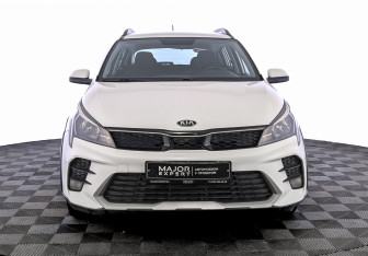 Подержанный автомобиль Kia Rio Hatchback 2021 года (2 фото)