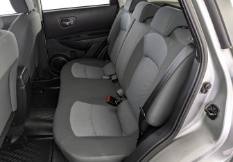 Подержанный автомобиль Nissan Qashqai 2012 года (18 фото)