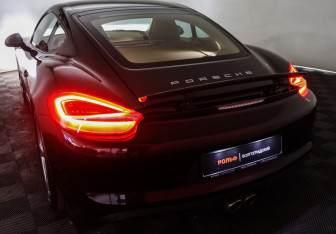 Подержанный автомобиль Porsche Cayman 2016 года (33 фото)