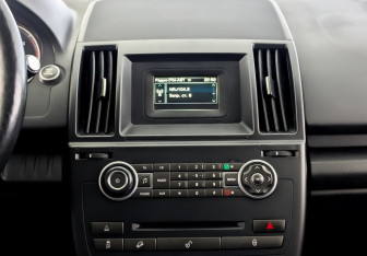 Подержанный автомобиль Land Rover Freelander 2013 года (15 фото)