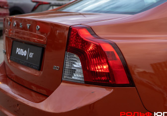 Подержанный автомобиль Volvo S40 2010 года (23 фото)