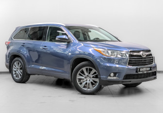 Подержанный автомобиль Toyota Highlander 2014 года (3 фото)