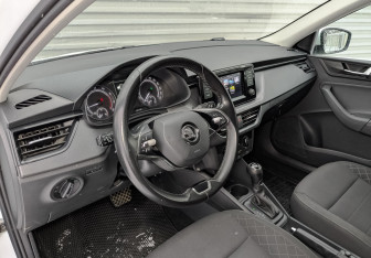 Подержанный автомобиль Skoda Rapid Liftback 2021 года (16 фото)