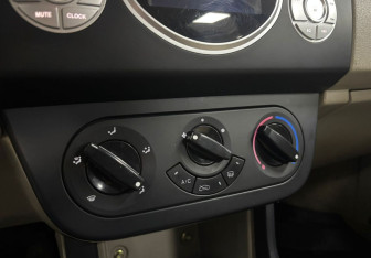 Подержанный автомобиль Lifan Smily 2012 года (13 фото)