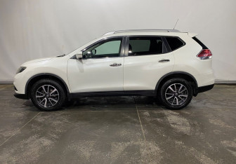 Подержанный автомобиль Nissan X-Trail 2016 года (7 фото)
