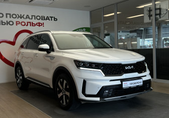 Подержанный автомобиль Kia Sorento 2022 года (3 фото)