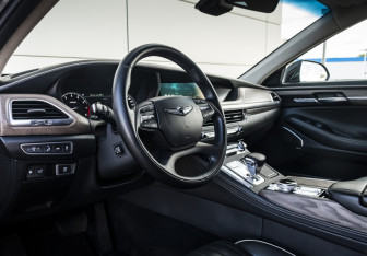 Подержанный автомобиль Genesis G90 2021 года (12 фото)