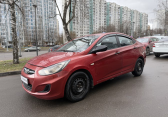 Подержанный автомобиль Hyundai Solaris Sedan 2011 года (1 фото)