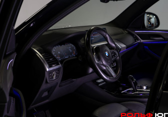 Подержанный автомобиль BMW X3 2018 года (24 фото)