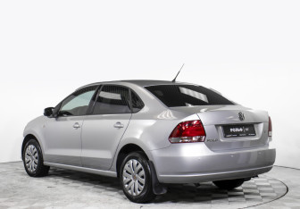 Подержанный автомобиль Volkswagen Polo Sedan 2012 года (7 фото)