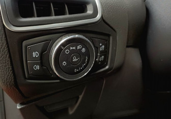 Подержанный автомобиль Ford Focus Hatchback 2011 года (20 фото)