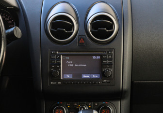 Подержанный автомобиль Nissan Qashqai 2011 года (10 фото)