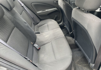 Подержанный автомобиль Nissan Almera Classic 2008 года (11 фото)