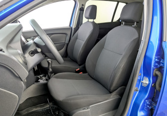Подержанный автомобиль Renault Sandero 2014 года (20 фото)