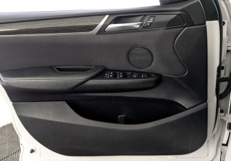 Подержанный автомобиль BMW X4 2015 года (19 фото)