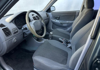 Подержанный автомобиль Hyundai Accent Sedan 2008 года (9 фото)