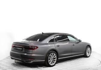 Подержанный автомобиль Audi A8 2019 года (5 фото)