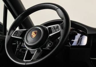 Подержанный автомобиль Porsche Cayenne 2018 года (15 фото)