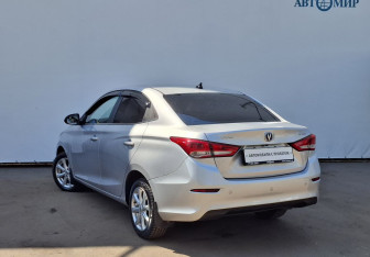 Подержанный автомобиль Changan Alsvin 2023 года (7 фото)