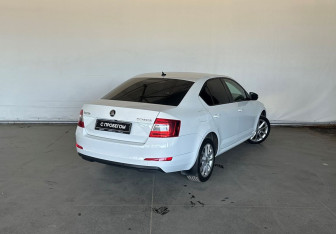 Подержанный автомобиль Skoda Octavia Liftback 2016 года (6 фото)