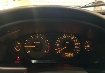 Подержанный автомобиль Nissan Almera Classic 2006 года (14 фото)