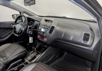 Подержанный автомобиль Kia Cerato Sedan 2019 года (11 фото)