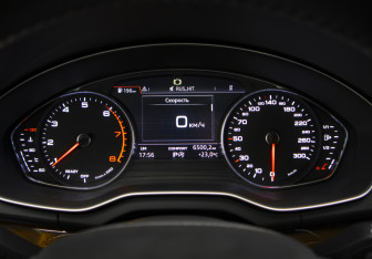 Подержанный автомобиль Audi Q5 2017 года (11 фото)