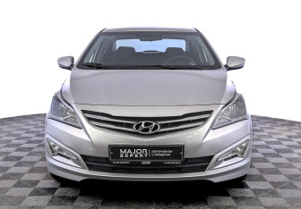 Подержанный автомобиль Hyundai Solaris Sedan 2015 года (2 фото)