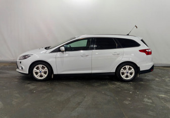 Подержанный автомобиль Ford Focus Wagon 2012 года (7 фото)