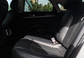 Подержанный автомобиль Kia K5 2021 года (8 фото)