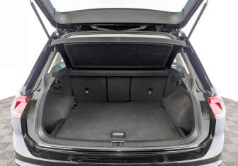 Подержанный автомобиль Volkswagen Tiguan 2017 года (10 фото)