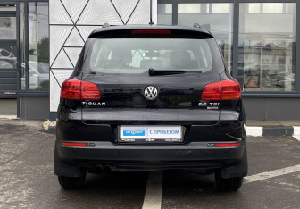 Подержанный автомобиль Volkswagen Tiguan 2011 года (6 фото)